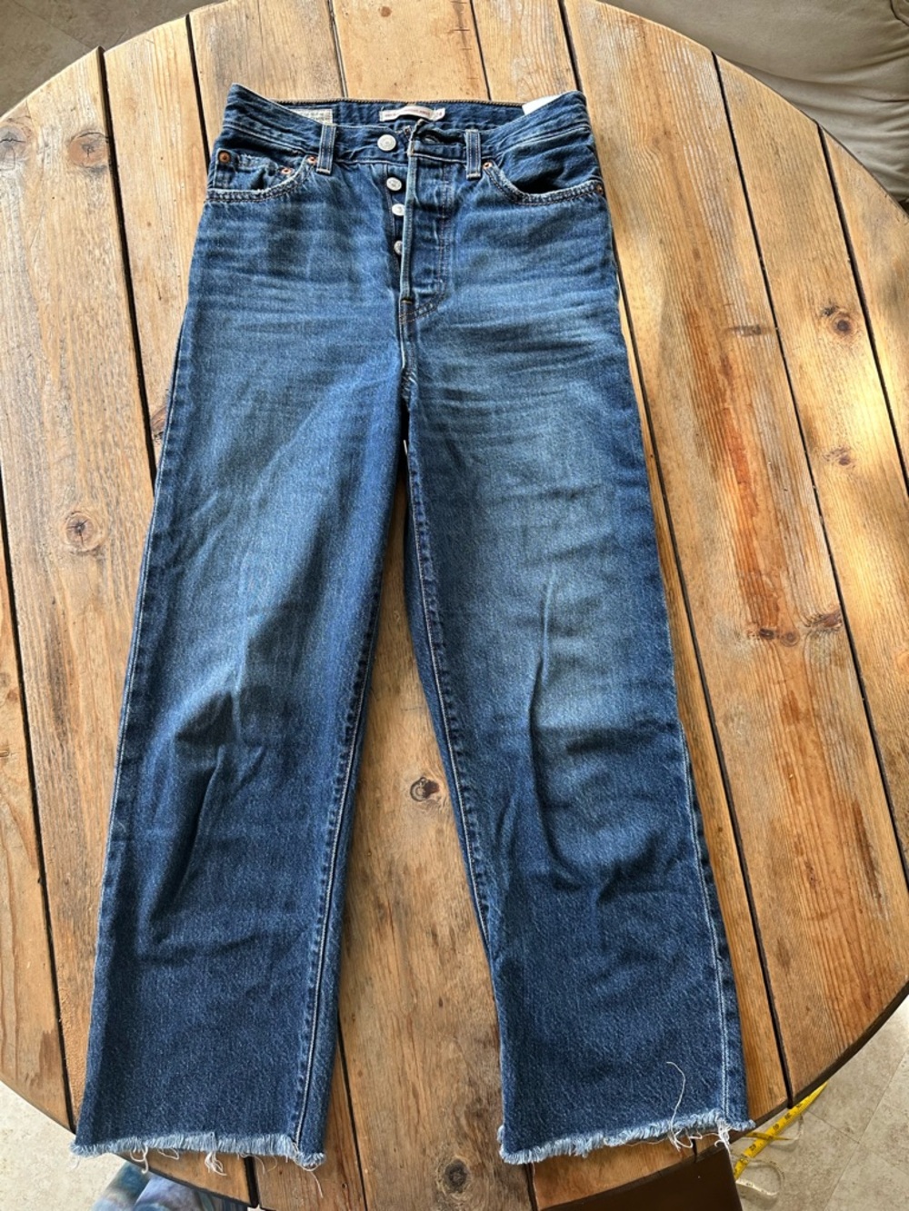 Levi’s Ribcage Straight Cropped Jeans